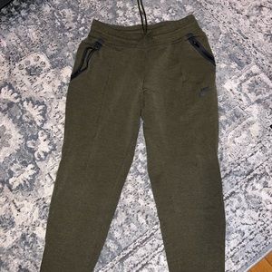 Nike Tech Joggers/ Sweatpants